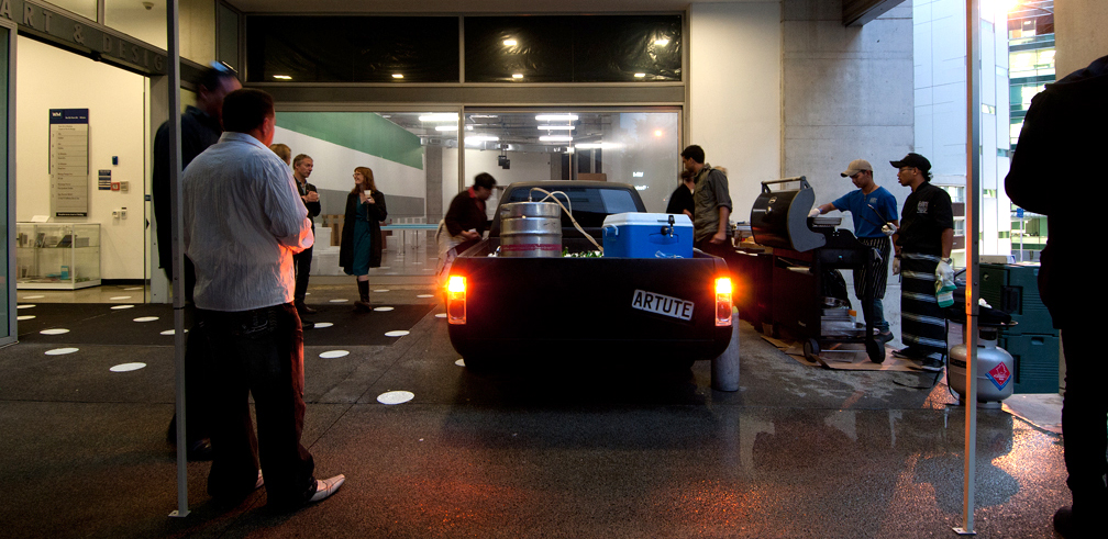 Local Time: ARTUTE, (2012).